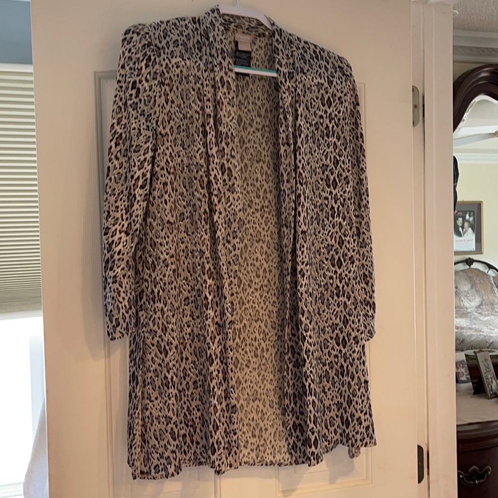Chico’s stylish leopard over shirt/ tunic